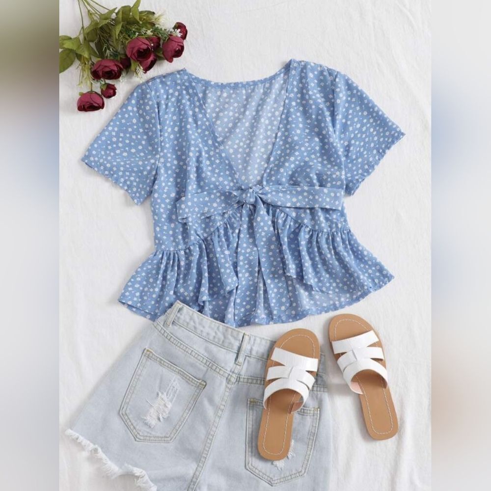 Romwe Blue & White Floral Ditzy Tie Front Peplum Top (L)